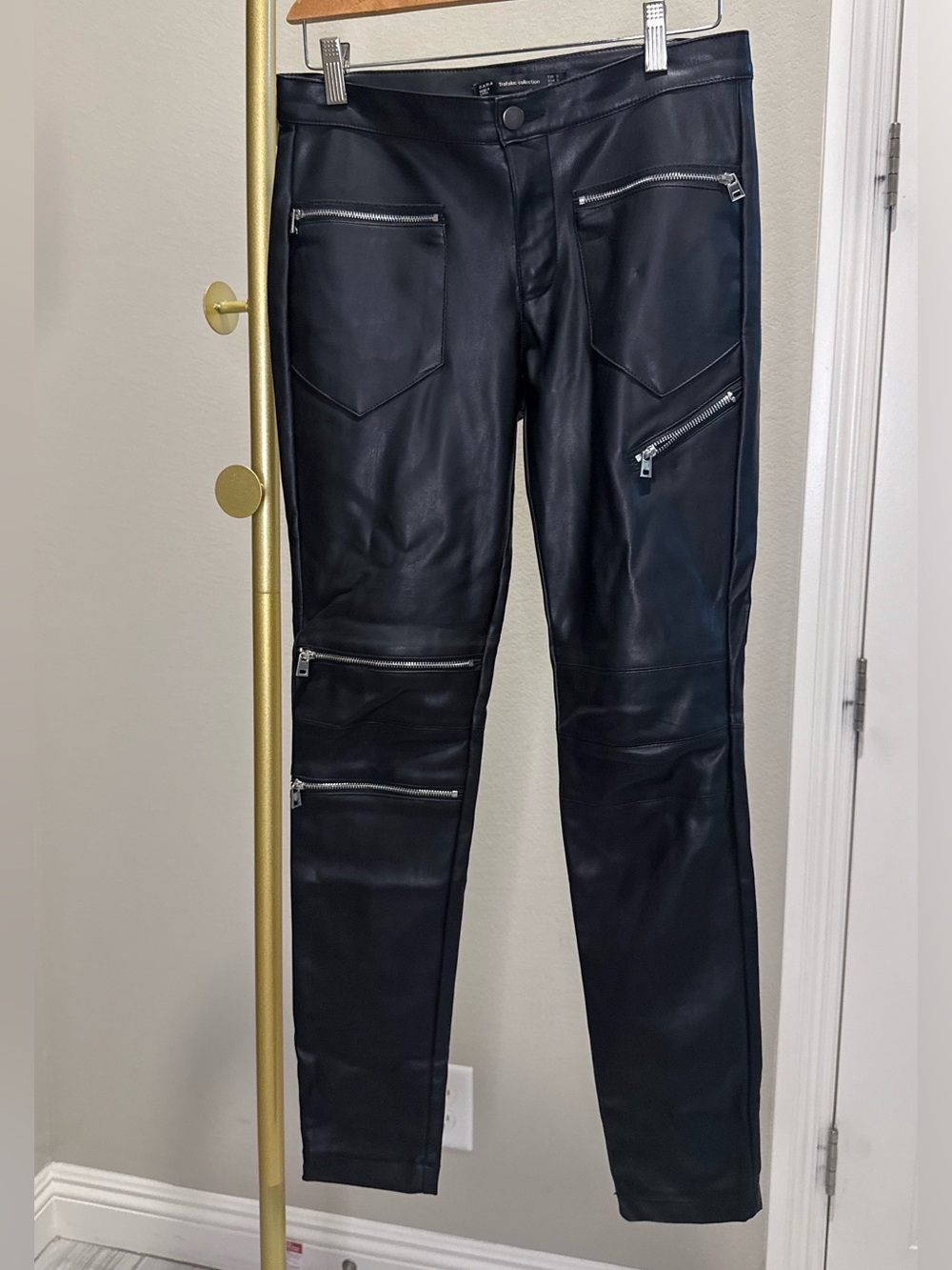 Zara Black Faux Leather Skinny Zip-Accent Pants